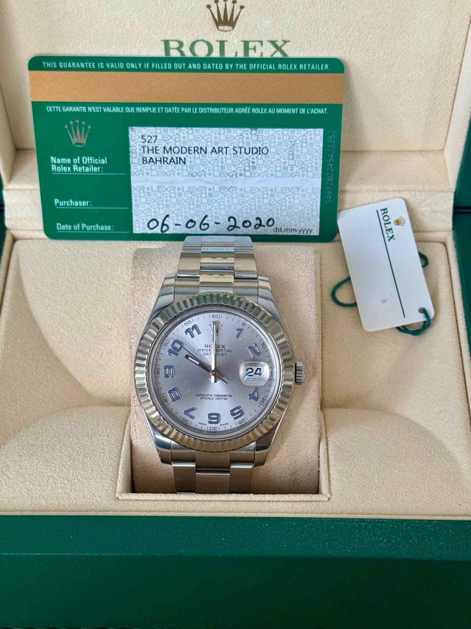 May be an image of wrist watch and text that says 'THIS GUARANTEE IS VALID ONLY ROLEX FILLED OUT DATED BY THE OFFICIAL ROLEX RETAILER CETTE GARANTI NEST VALABLE QUE REMPUE DATEE…