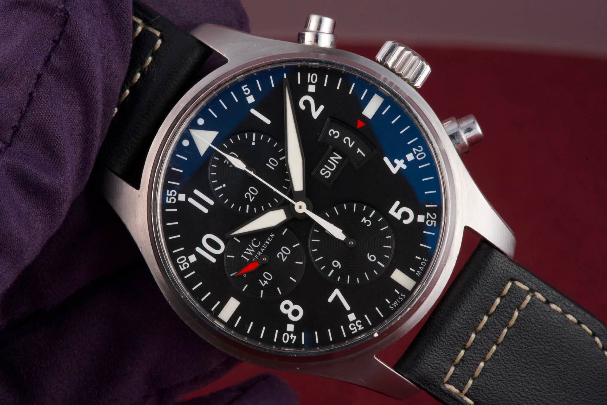 May be an image of wrist watch and text that says ' SUN 20 V 55 20 س a و 4 1 ናድ'