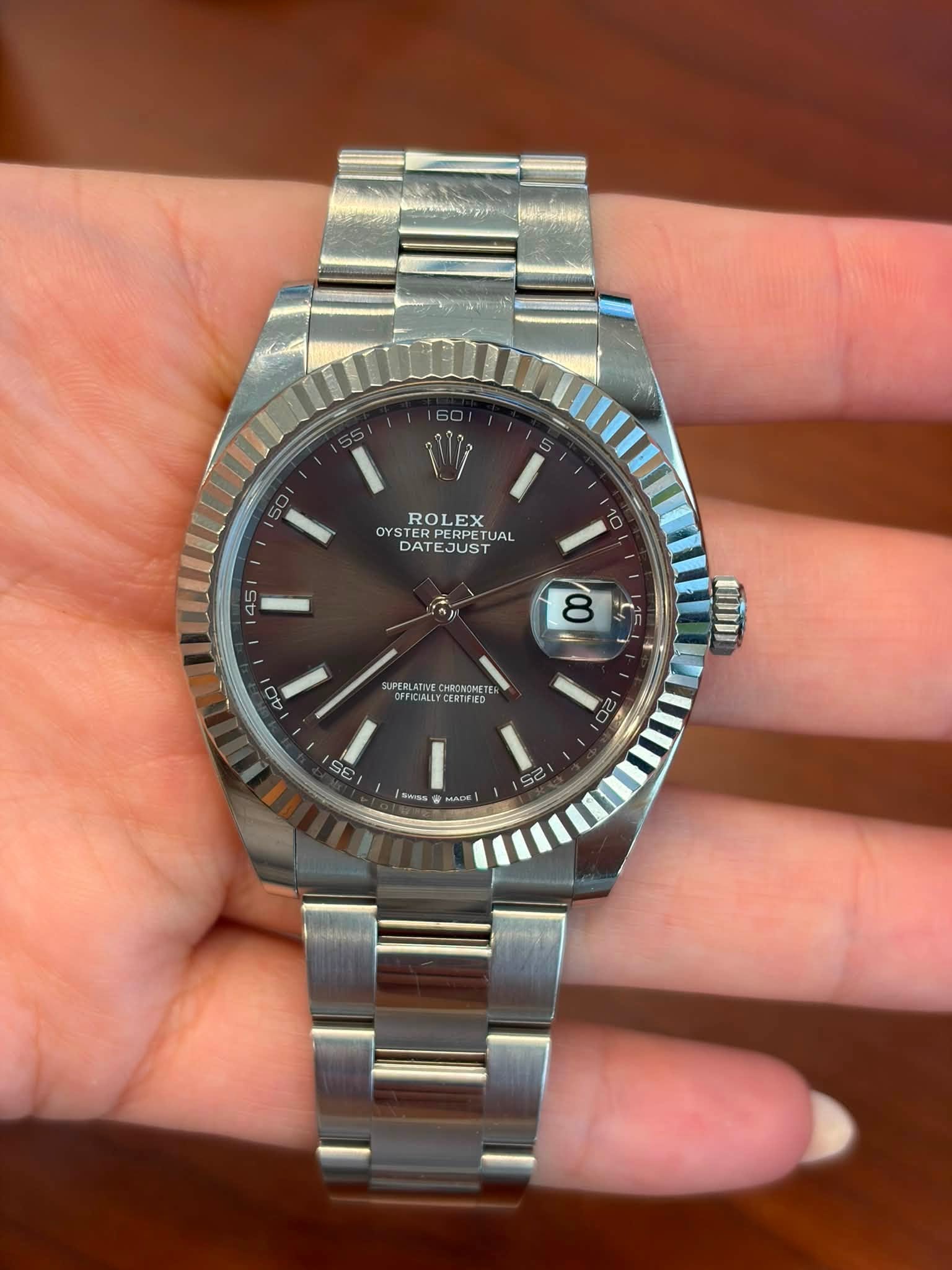 May be an image of wrist watch and text that says 'ROLEX OYS OYSTERPI OYSTERPERPETUAL ROLEX RPERPETU ERPETUAL UAL DATEJUST DAT JUST ۵ 45 8 40 SUPERLATIVE P PERLATIVECHRONOHE…