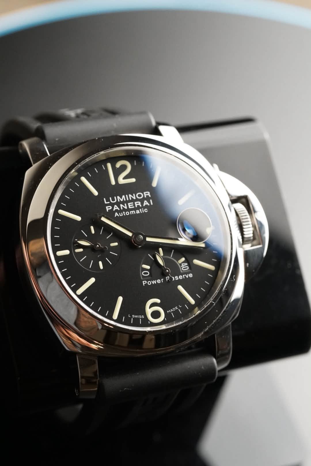 May be an image of wrist watch and text that says '12 LUMINOR PANERA P Automatic PowerPSserve Power Iserve I 6 ADE 1'