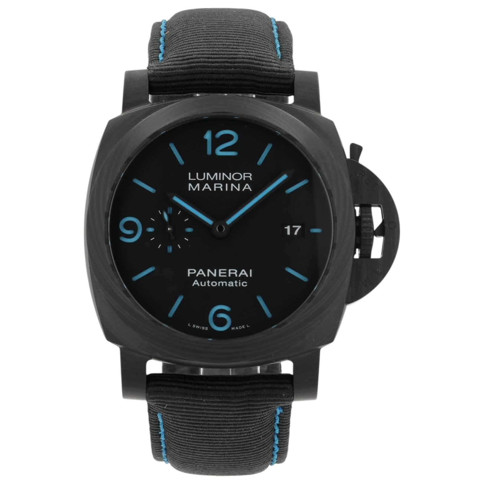 May be an image of digital watch and text that says '12 LUMINOR MARINA 9 17 PANERAI Automatic B 6'