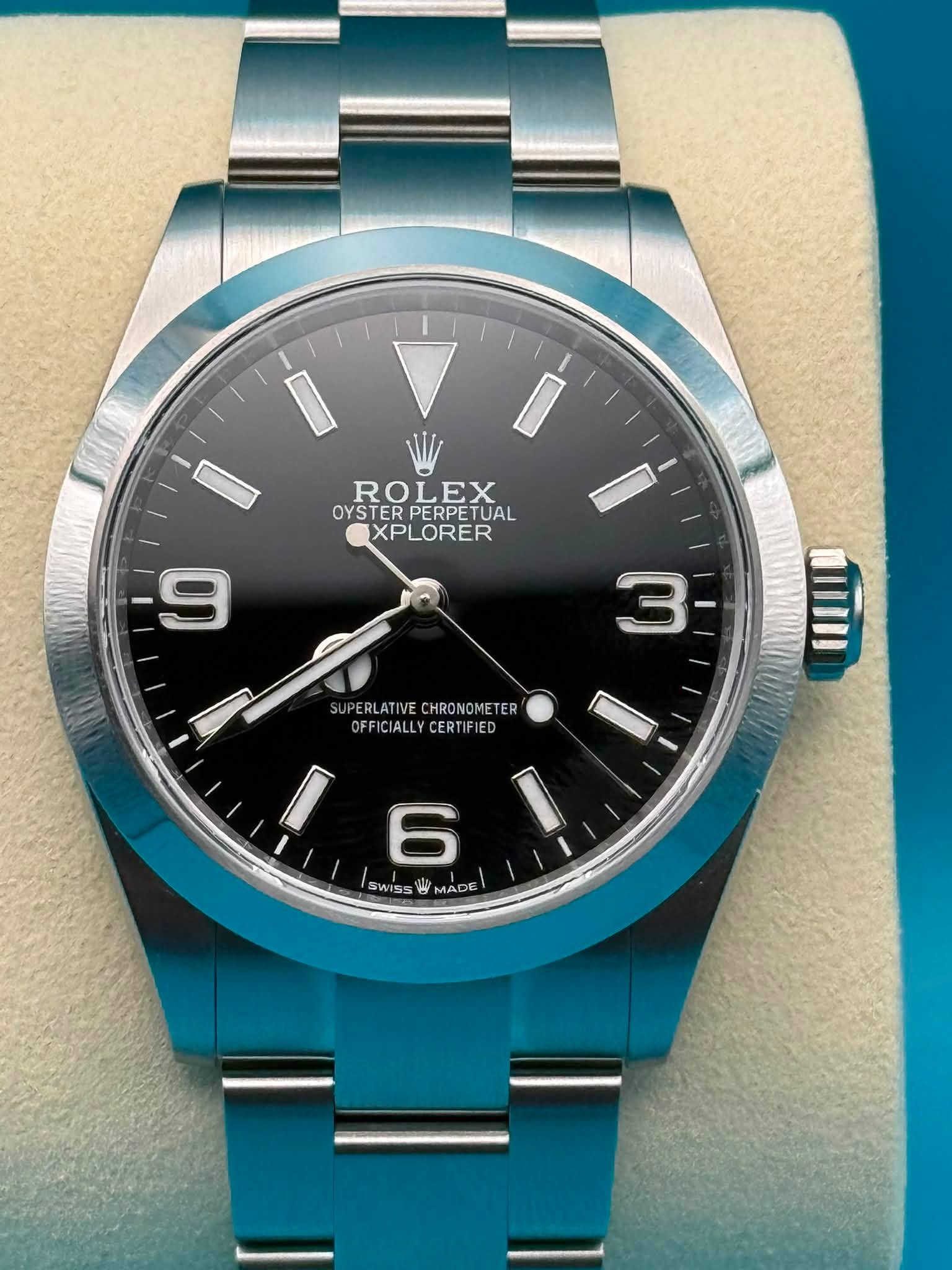 May be an image of wrist watch and text that says 'ROLEX OYSTER PERPE OYSTERPERPETUAL TUAL XPLORER 9 3 川 MIIIII SUPERLATIVECHRONOMETER PERLATIVE CHRONOMETER OFFICIALLY…