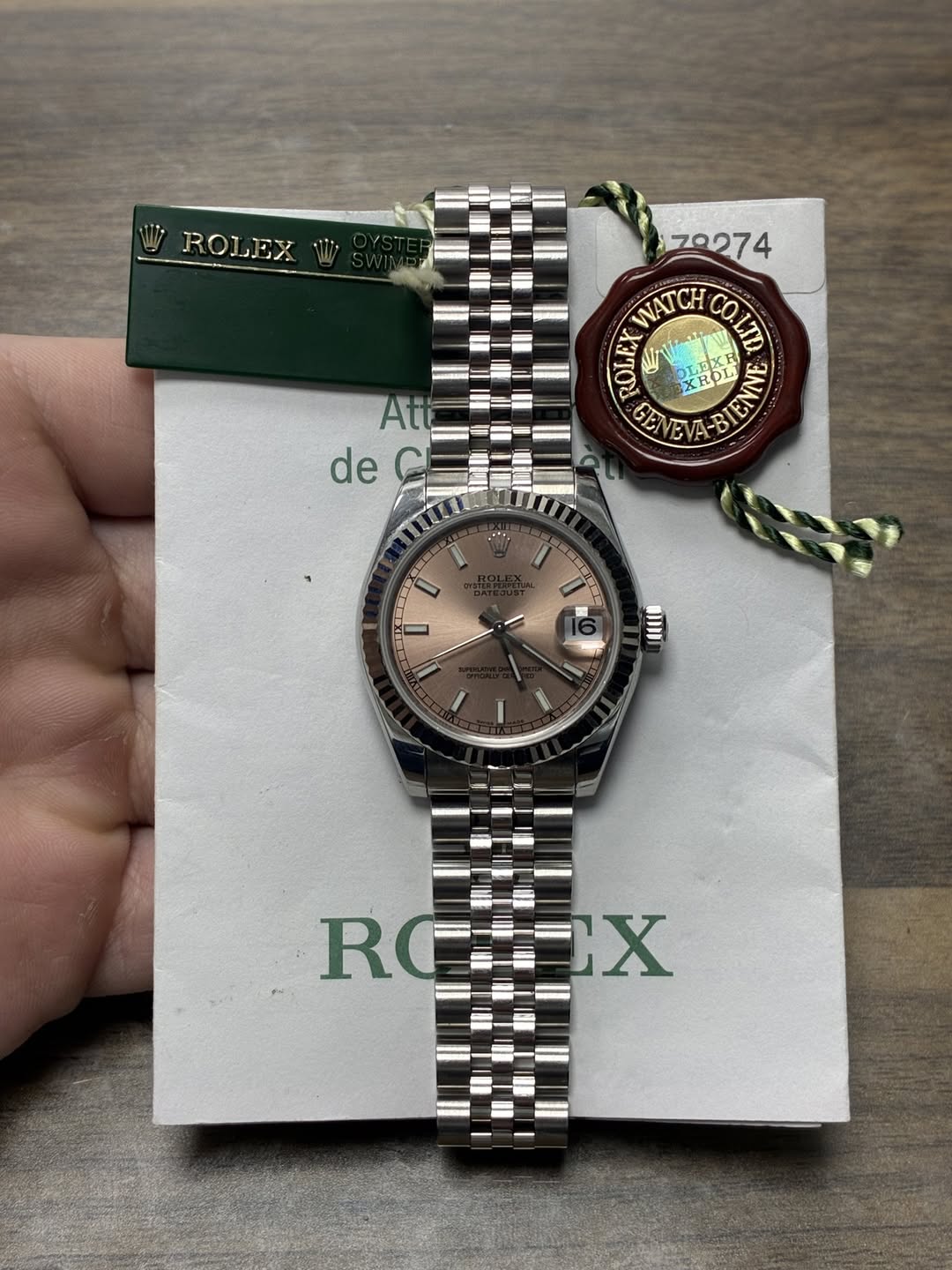 May be an image of wrist watch and text that says 'ROLEX 70274 WATCH CQLID ROLEX V αόι BIENA ENNE C 7-ช E Ati de ف٠٠ UII RGIEX RO X'