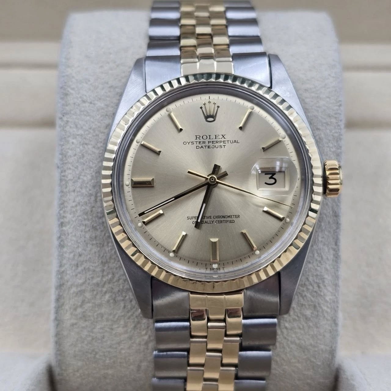 May be an image of wrist watch and text that says 'Ti 2.3 ROLEX OYFOLEETUAL ROL OYST OYSTERP וידאם PERPE LE.X PFT UAL STERPE PERPET DATEJUST 1! 3 SUFE ወስ NOMETER…