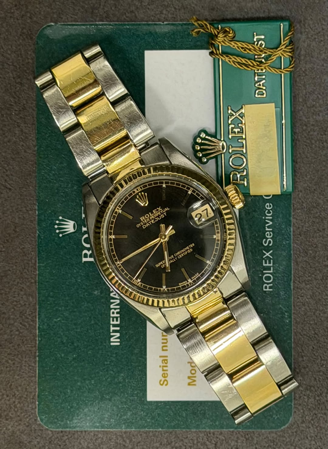 May be an image of wrist watch and text that says 'DATER DAT ROLEX 27 חחידם Service ROLEX L IIXO RO TERPERPET PERPETU متس ROI DAT SUPE YCERTIFNVER 스 INTERNA Serialnu nur Serial…