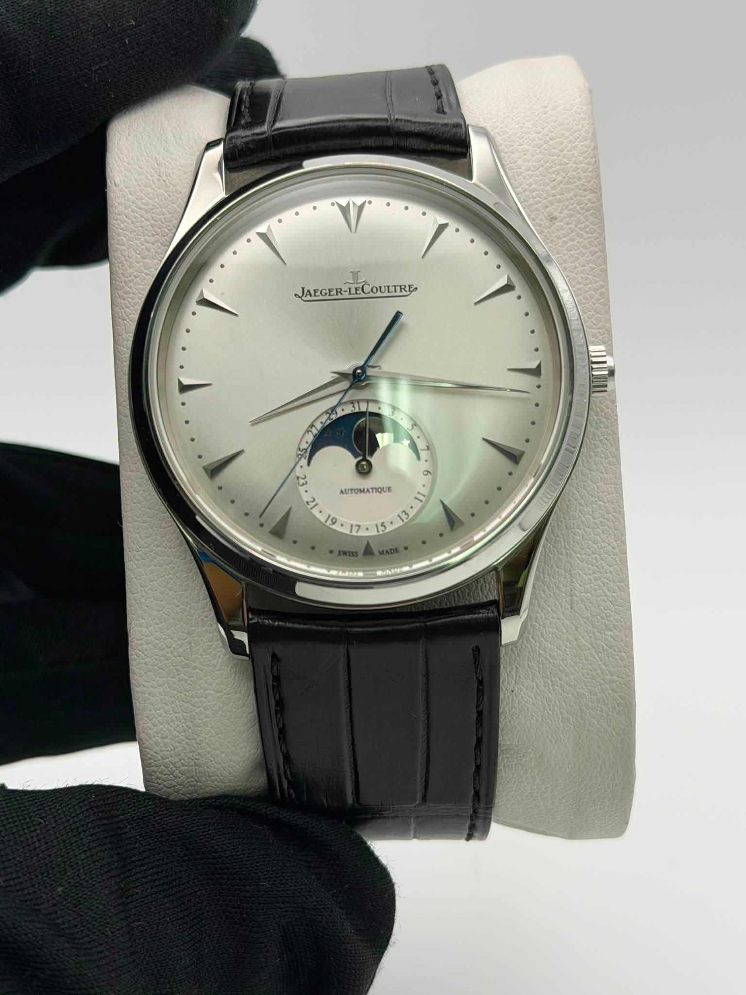 May be an image of wrist watch and text that says 'JAEGER-LECOULTRE COULTRE JAEGER-L ا JOREN ١ 3.21-19 AUTOMATIQUE'