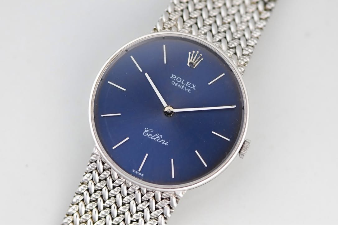 May be an image of wrist watch and text that says 'W ROLEX GENEVE GENEVE ROLEX Cellini SWISS ss S SV SW SIEBONA'