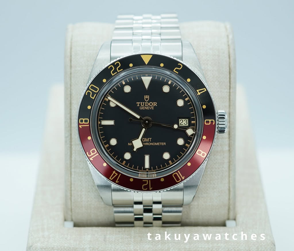 May be an image of wrist watch and text that says '22 20 2 日 TUDOR TUDOR ጠወጣ GMT HRONOMETER 16 8 4 I 三 二 I 10 takuyawatches'
