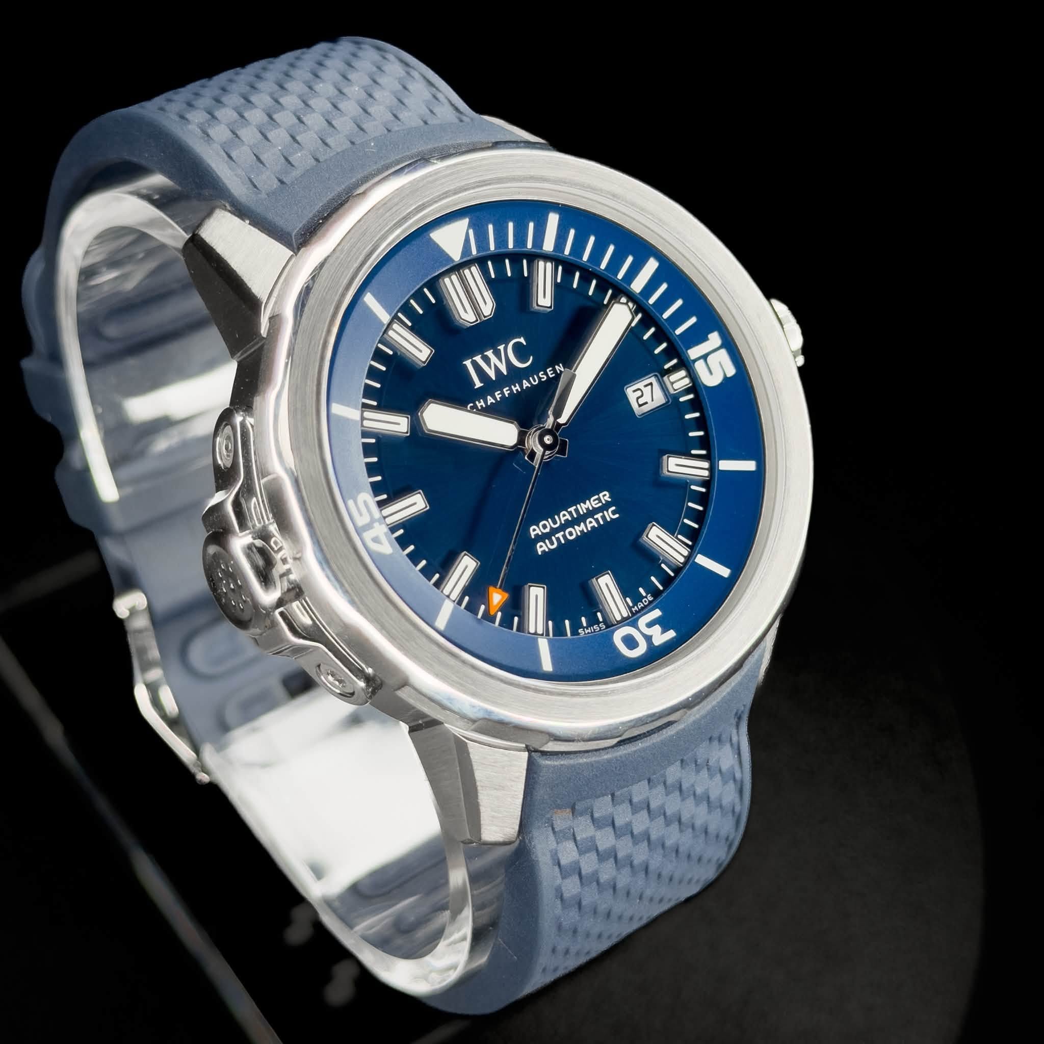 May be an image of digital watch and text that says 'Il' IWC HAFFHAUSEN AUSE 2 J 15 D AQUATIMER AUTOMATIC TATIC Poe 0z'