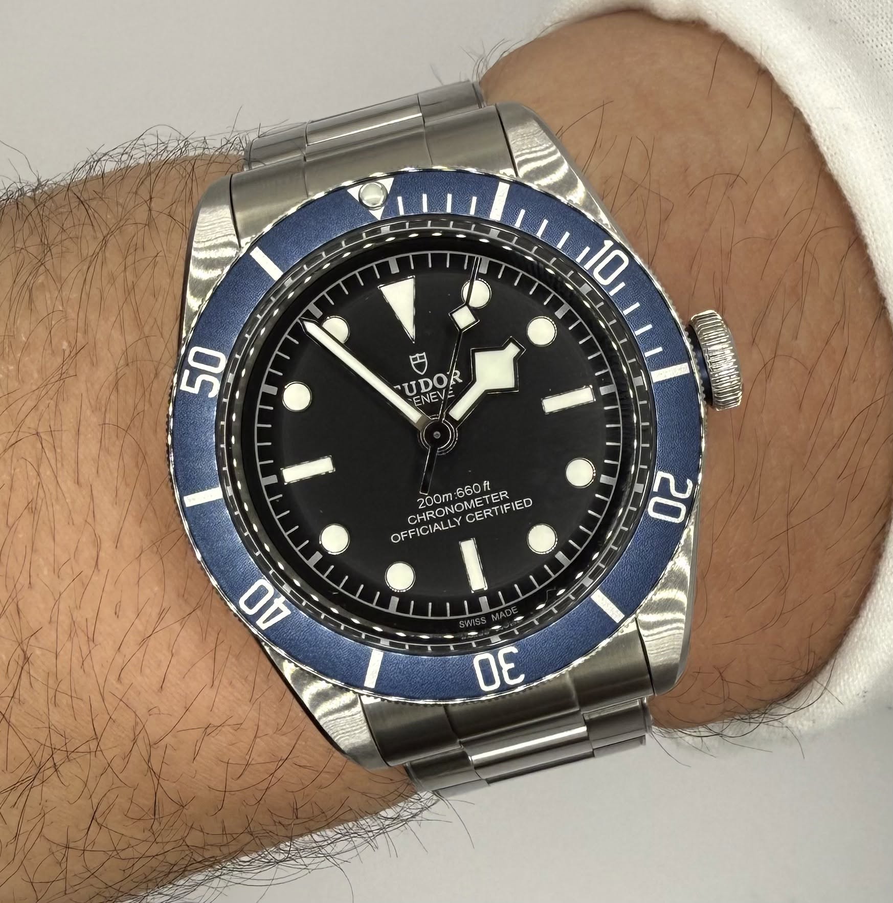 May be an image of wrist watch and text that says '10 50 UDOR NE ENEVE TCL CHRONONEI 200m 200m:560M 66OM TER μμ HRDNOMET CHRONOMERTIFIED YCER CERTIFIED TIFFO OFFICIALLY GINAEORIβ¦