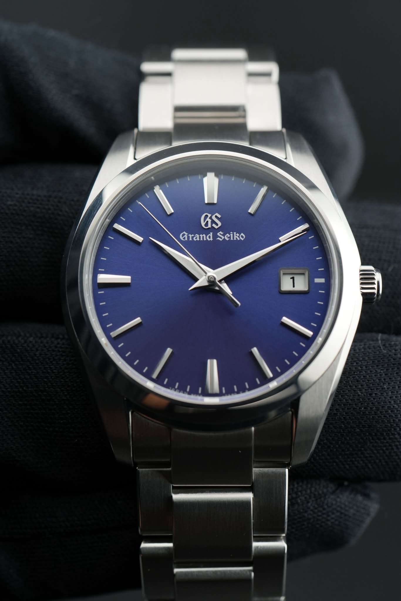 May be an image of wrist watch and text that says 'GS GS Grand GrandSeiko Seiko 1'