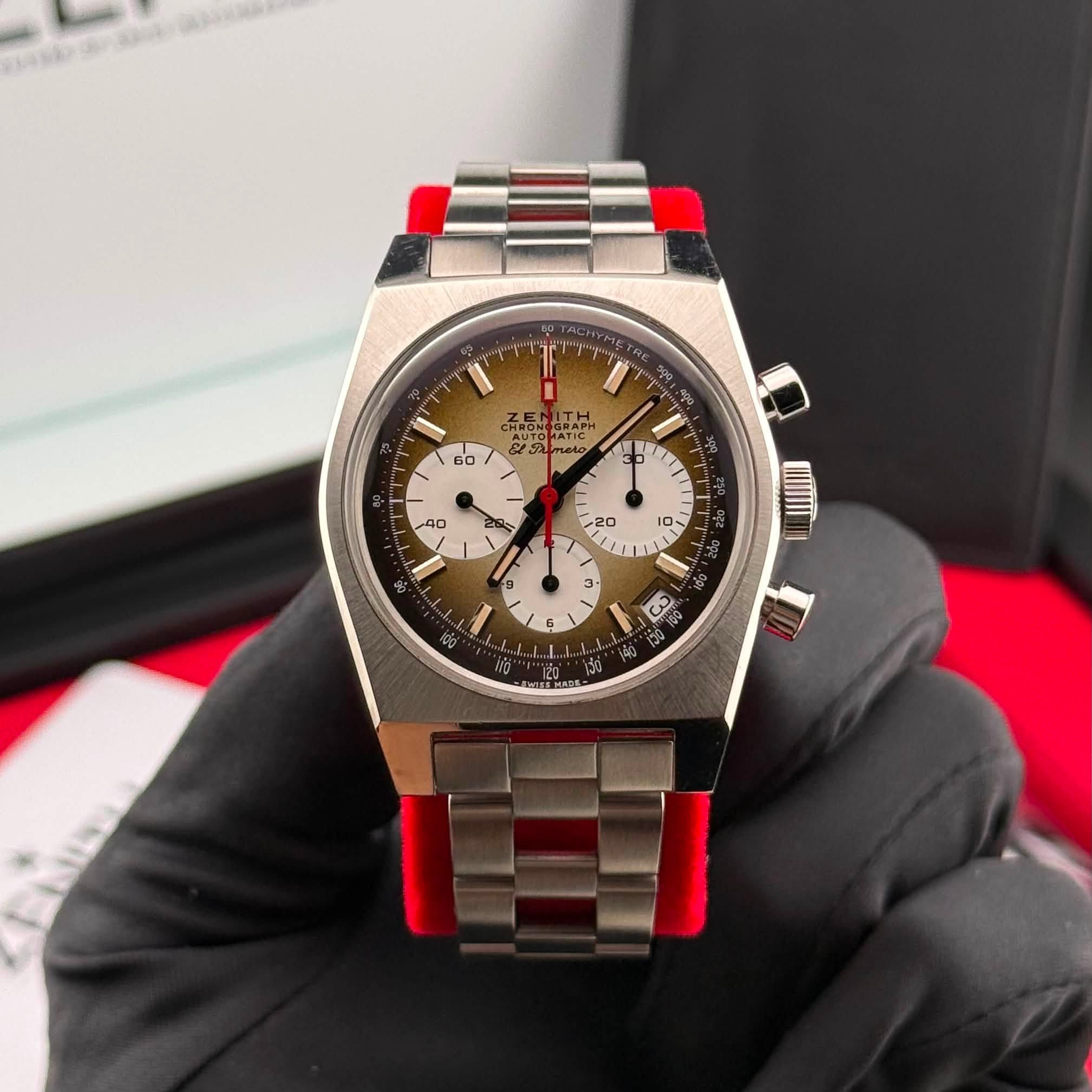 May be an image of wrist watch and text that says 'AC 389 RAPH Tbl ATIC MATIC ATE 5 B0 ز1 40 2日 1 T أ:ا 8 3. G ដ័ بی'
