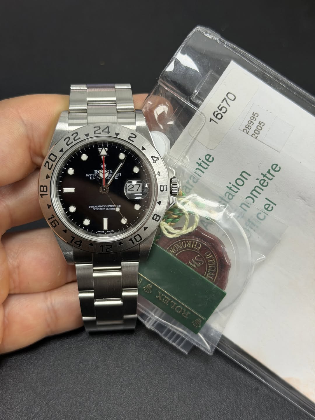 May be an image of wrist watch and text that says '24 2 一 PELLY A 6 10 vüm arantie ation ation noometre el ciel B รหบุบบ .製米」'