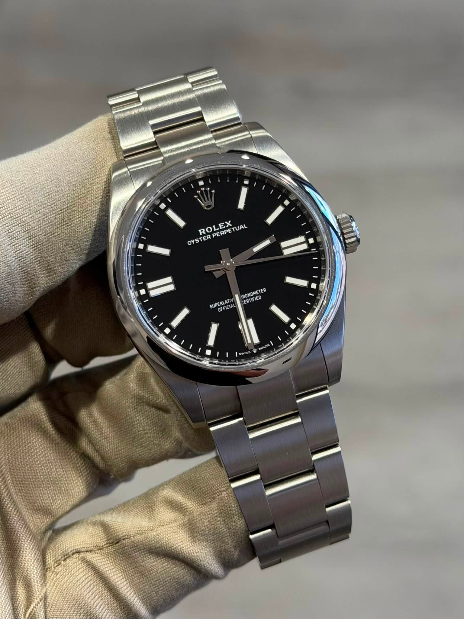 May be an image of wrist watch and text that says 'ROLEX STERPERPETUAL UAL ERP OYS OYSTER II RONOMETER PONOM RTIFVED TER SUPERLA OFFICIA I'