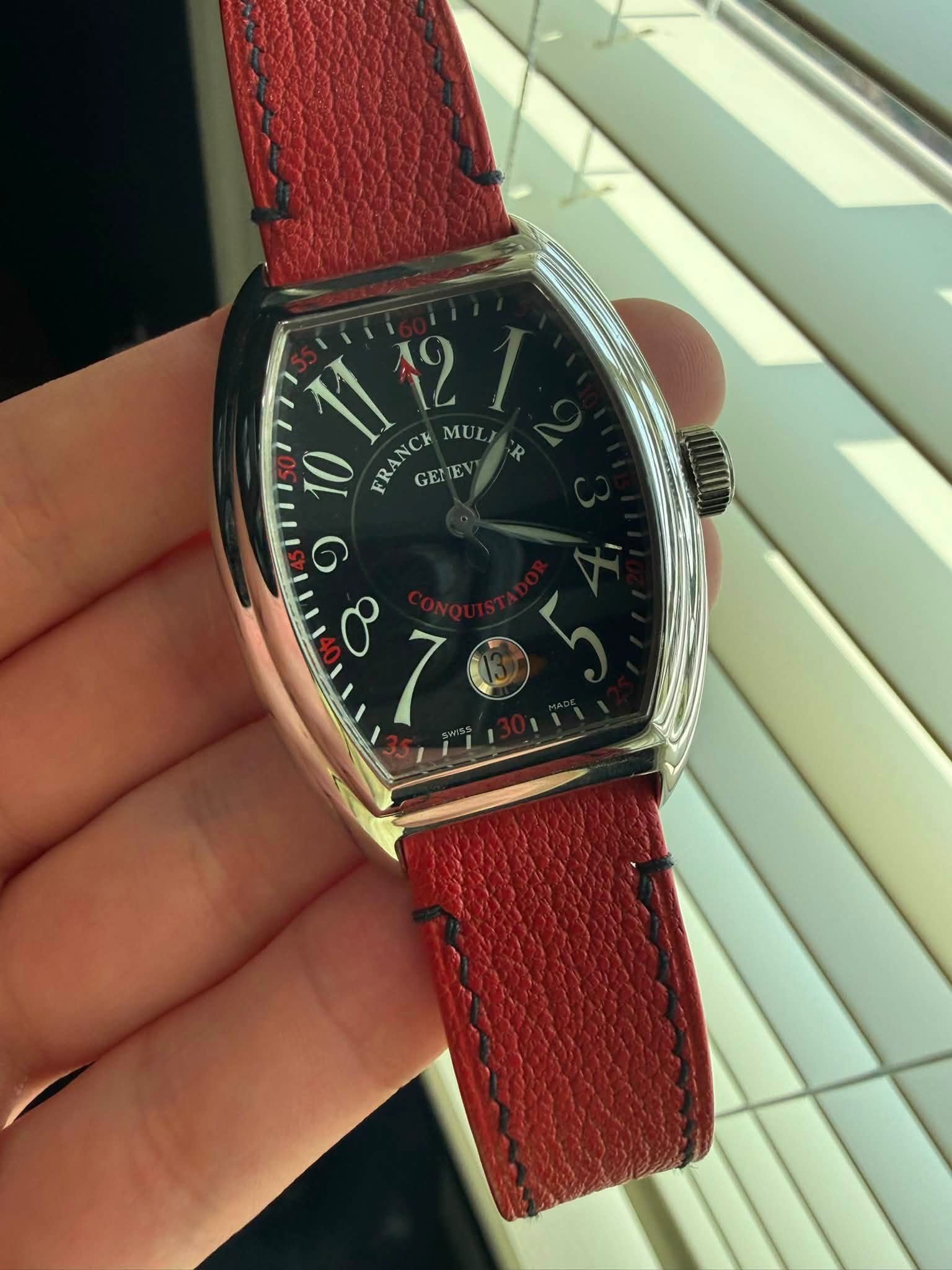 May be an image of wrist watch and text that says ' FR FRANCK GENEV 8'