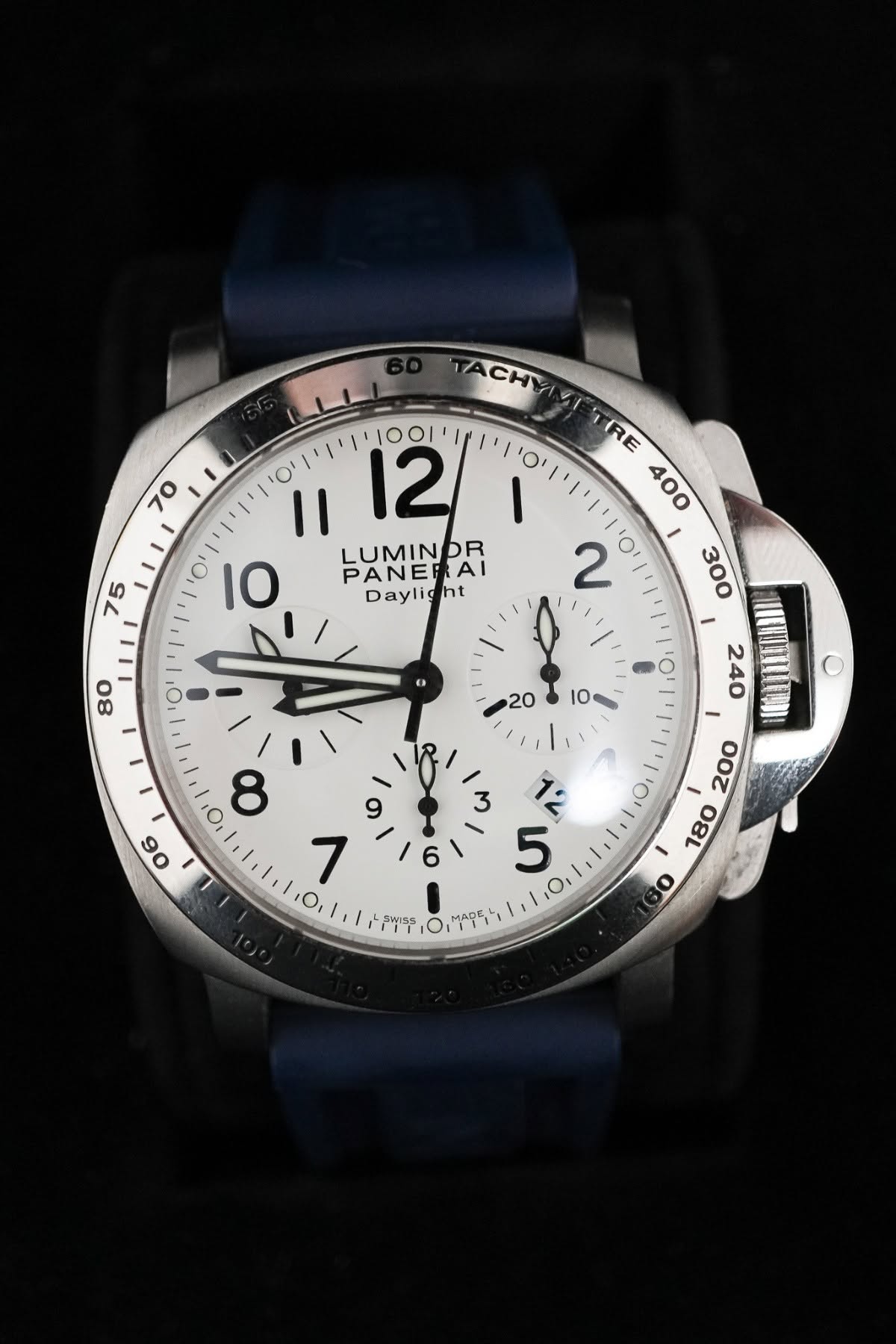 May be an image of digital watch and text that says 'TACH 70 75 (RE יס יסי 11 12 ١ 400 O' IO LUMINOR PANERA AI Daylight ht 2 יסי 80 יסי O O 300 240 EHИEHИ! 200 180 Bo O ٥ 3 12 I…