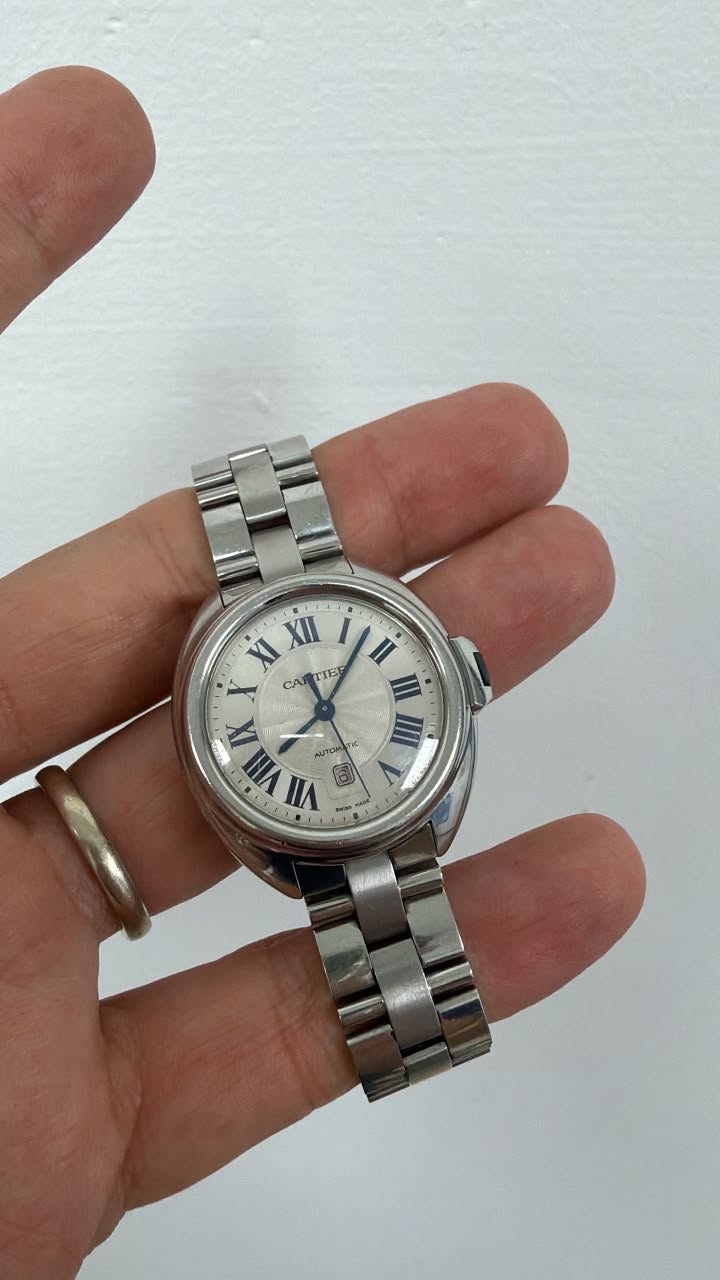 May be an image of wrist watch and text that says 'XI XII II Y CAR TIEP III IX VIII كب มา The IIII VII VIIVII 6'