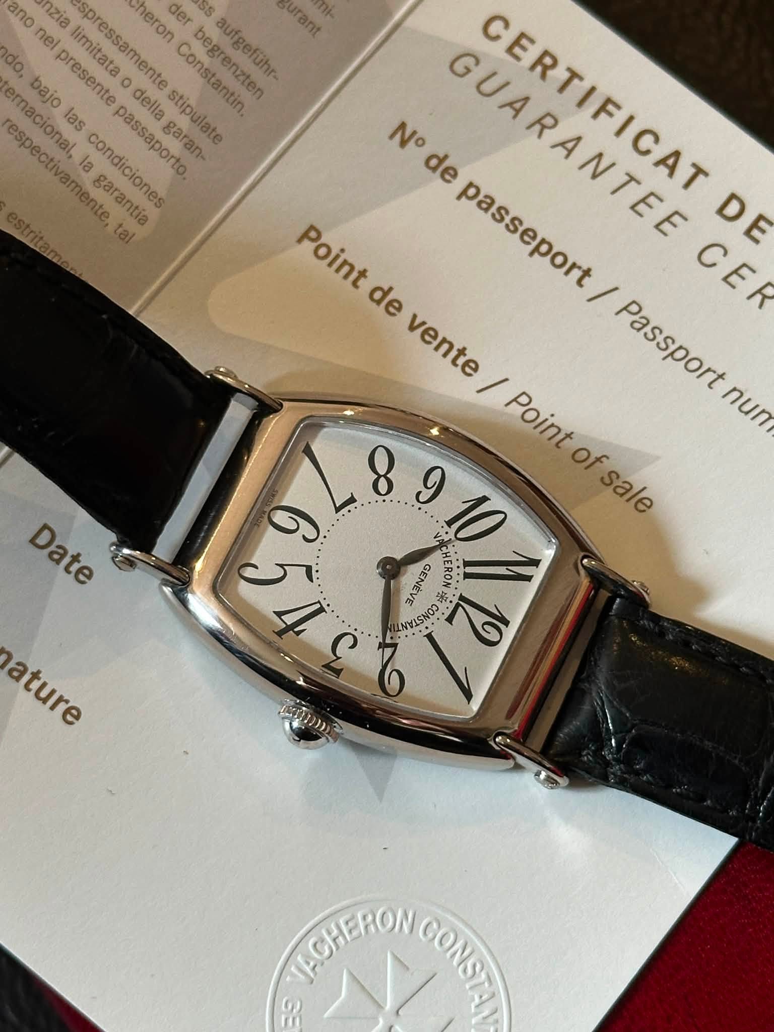 May be an image of wrist watch and text that says 'ano nzia nel bajo ressamente cheron der ressamentestipulate Ss ndo, ernacional, presente limitata las della la condiciones…