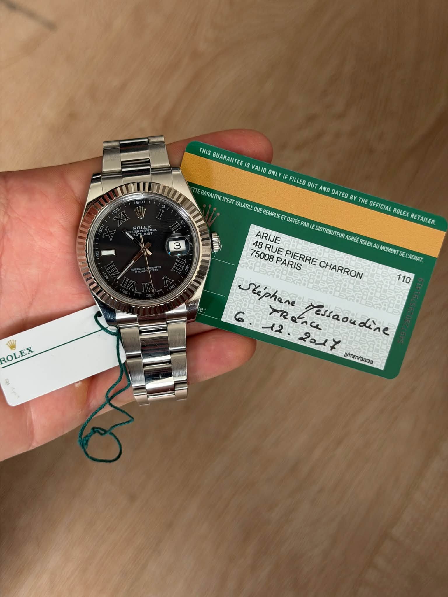 May be an image of wrist watch and text that says 'THIS GUARANTEE VALID ONLY IF FILLED OUT AND DATED BY THE OFFICIAL ROLEX RETAILER 3 tittn GARANTIE NEST VALABLE OU QUE REMPUE…