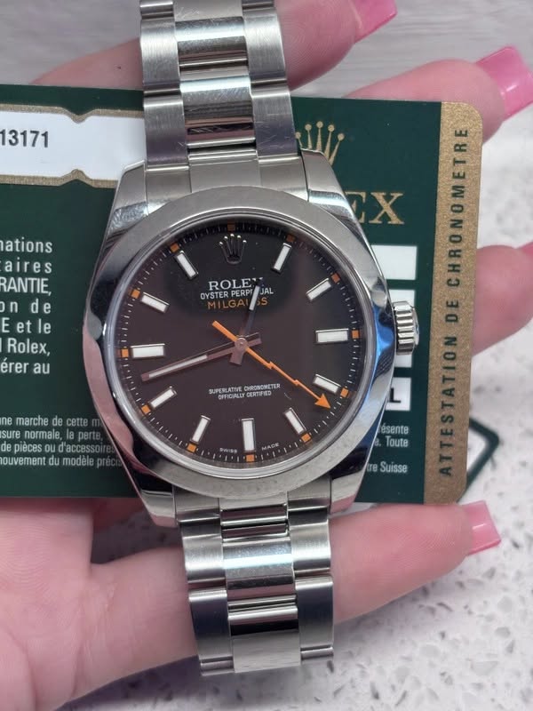 May be an image of wrist watch and text that says '13171 ations aires RANTIE, nde n e et etle le Rolex, érer au ROLE OYSTER ERPERP PERP JAL ΕX CHRONOMETRE SUPERLATIVE…