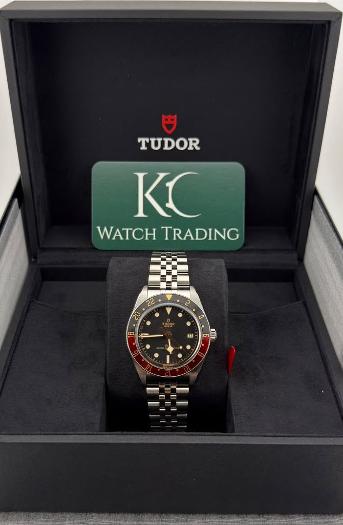 May be an image of wrist watch and text that says 'TUDOR KC WATCHTRADING WATCH TRADING ခ 22 20 4 ADOR 18 L조 0 6 6 I MI • I'