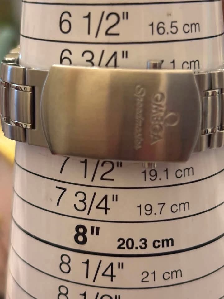 May be an image of digital watch, measuring stick and text that says '6 1/2" 6 3/4" 16.5cm 16.5 cm 01 [1cm 1 cm 19.7cm 19.7 CT 1/ cm 7 3/4" 8" 20.3 cm 8 1/4" 8 س 21 cm'