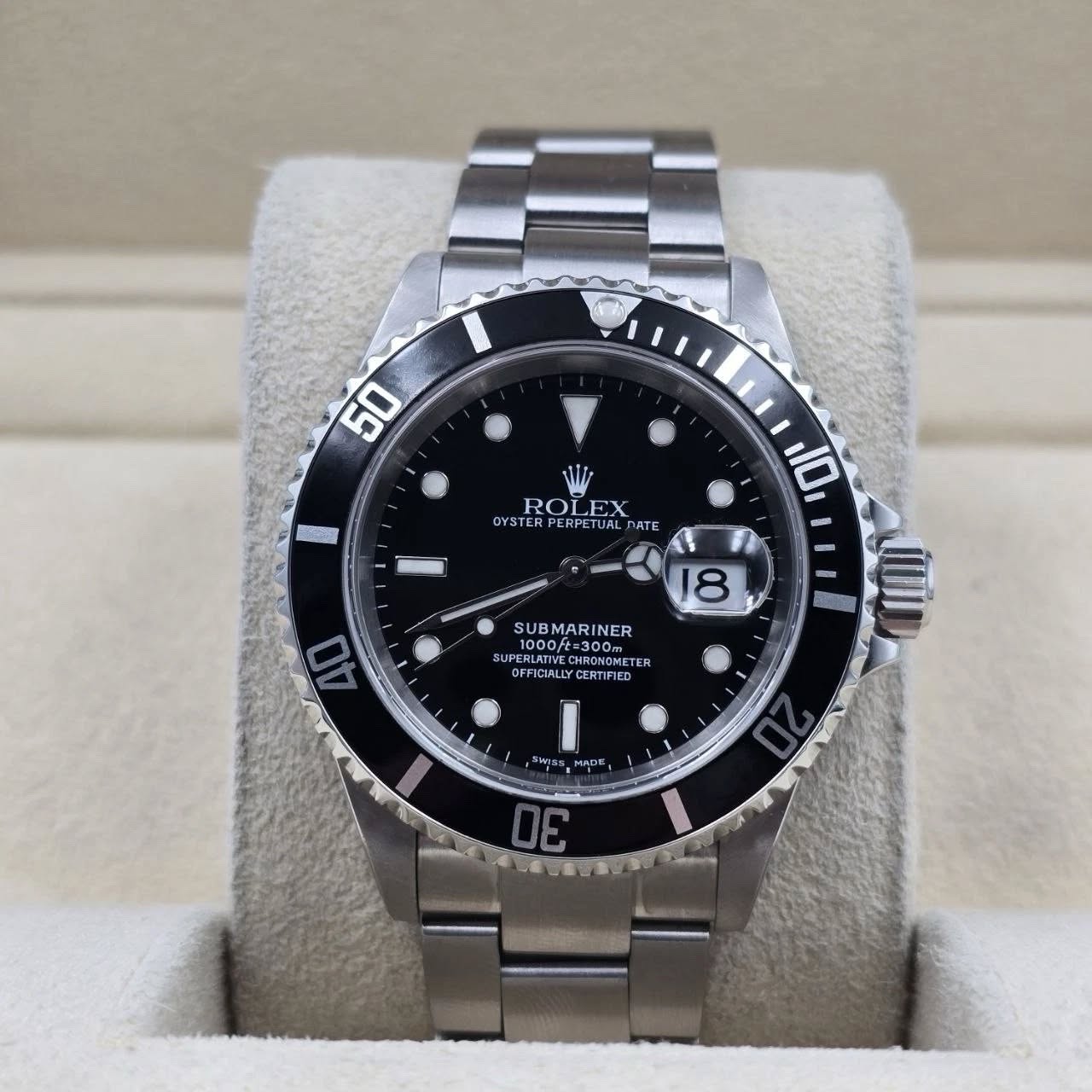 May be an image of wrist watch and text that says '50 05者 ROL OYSTERP STERPERPETUR ROLEX DLEX UAL DATE 110 1 f 8 SUBMARIN SUBMARINER INER SUPERLATI SUPER SUPERLATI ERLATIVE…