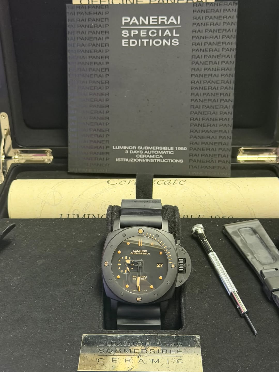 May be an image of wrist watch and text that says 'PANERAIPAN AIPANERAL PANERAI SPECIAL EDITIONS RAIPANERAL PANERAIPAN RALPANERAI RAIPANÉRALI LUMINORSUBMERSIBLE1950 LUMINOR…