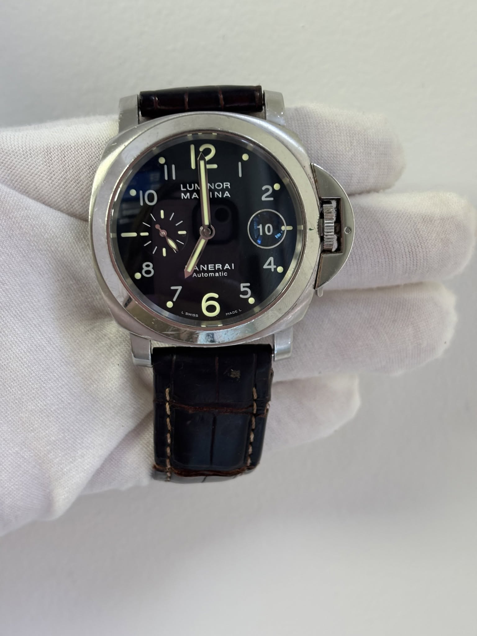 May be an image of wrist watch and text that says 'il 12 LUN LUMNOR NOR I0 MA A INA 2 1 10 8 NERAI Automatic ! 6 4. 5'