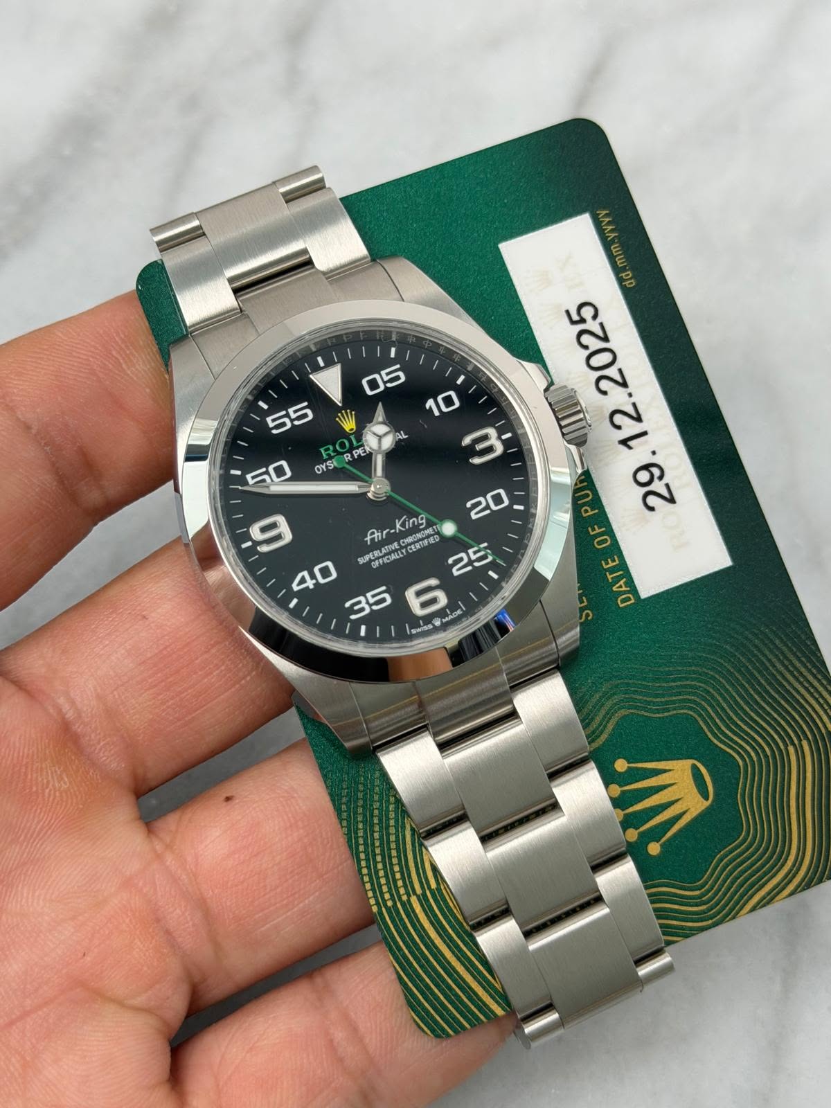 May be an image of wrist watch and text that says 'PEA OYS yyyy dd I O AL በጣ fir-King CHRORONET で生タプポをわ 25 OF SUPERLATINE DEFCIALLY 40 E DAT 35 6 ADE! SwSS'