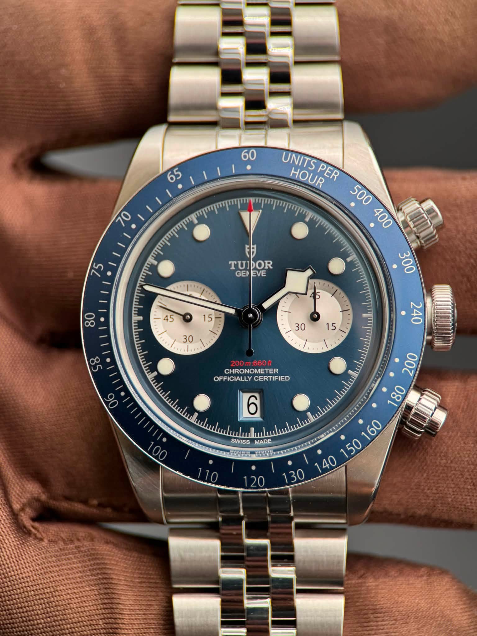 May be an image of wrist watch and text that says '60 65 70 UNITS HOUR UNITSPER PER 500 400 Tp 日日 TUDOR GENEVE EVE GEN 1 سة O CHRONOMETER OFF OFFICIALLY CERTIFI IED 06 6 اليسلية…