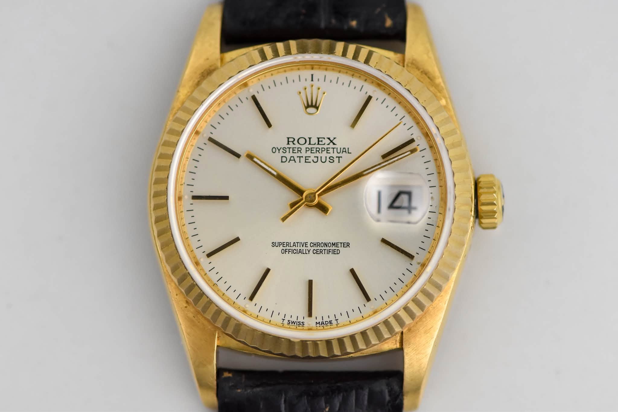 May be an image of wrist watch and text that says 'ROLEX OYSTER PERPETUAL DATEJUST 14 SUPERLATIVE SUPERLATIVE.CHRONOMETER CHRONOMETER OFFICIALLY OFFICIALLYCERTIFIED CERTIFIED SWISS…