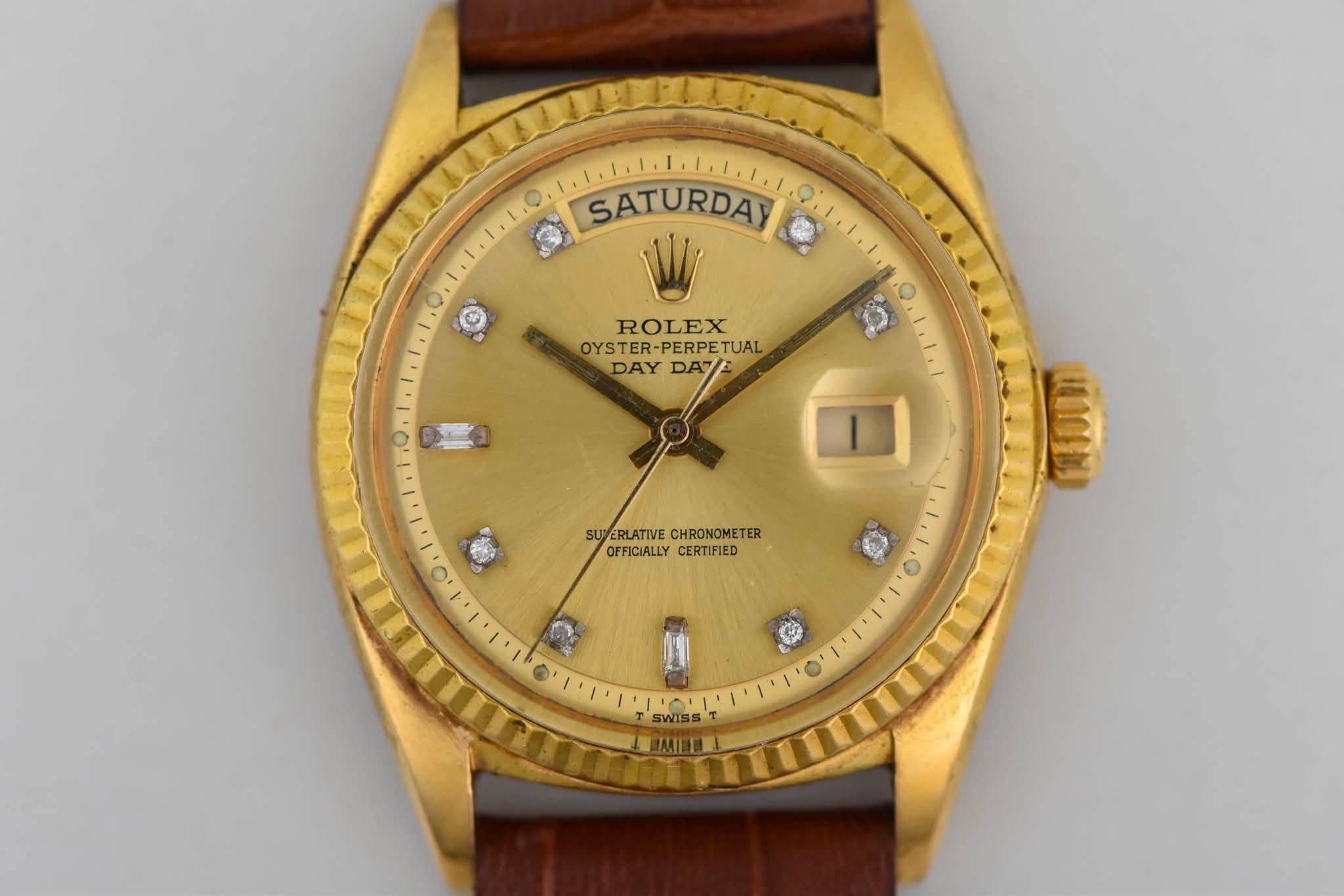 May be an image of wrist watch and text that says 'SATURDAY O ROLEX OYSTER OYSTER-PERPETUAL DAYDA DAY DA ဓ ITO, 1 O SUPERLATIVE SUYERLATIVECHRONOMETER OFFICIALLYCERTIFIED…