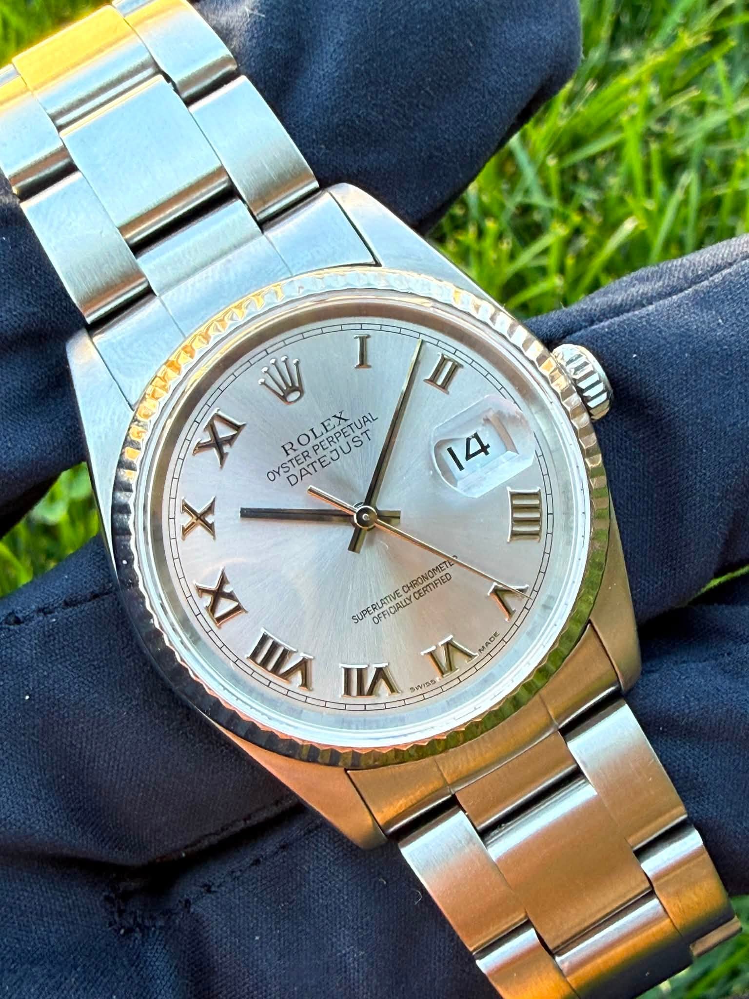 May be an image of wrist watch and text that says 'ננווה 4 4 W I XI YSTROLEX ROLEX PERPEIUAL OYSTER STER DATEJUST DAT LEX EJUST RPETUAL t IX HRONOMETE SUPERLATIVE CERTIFIED…