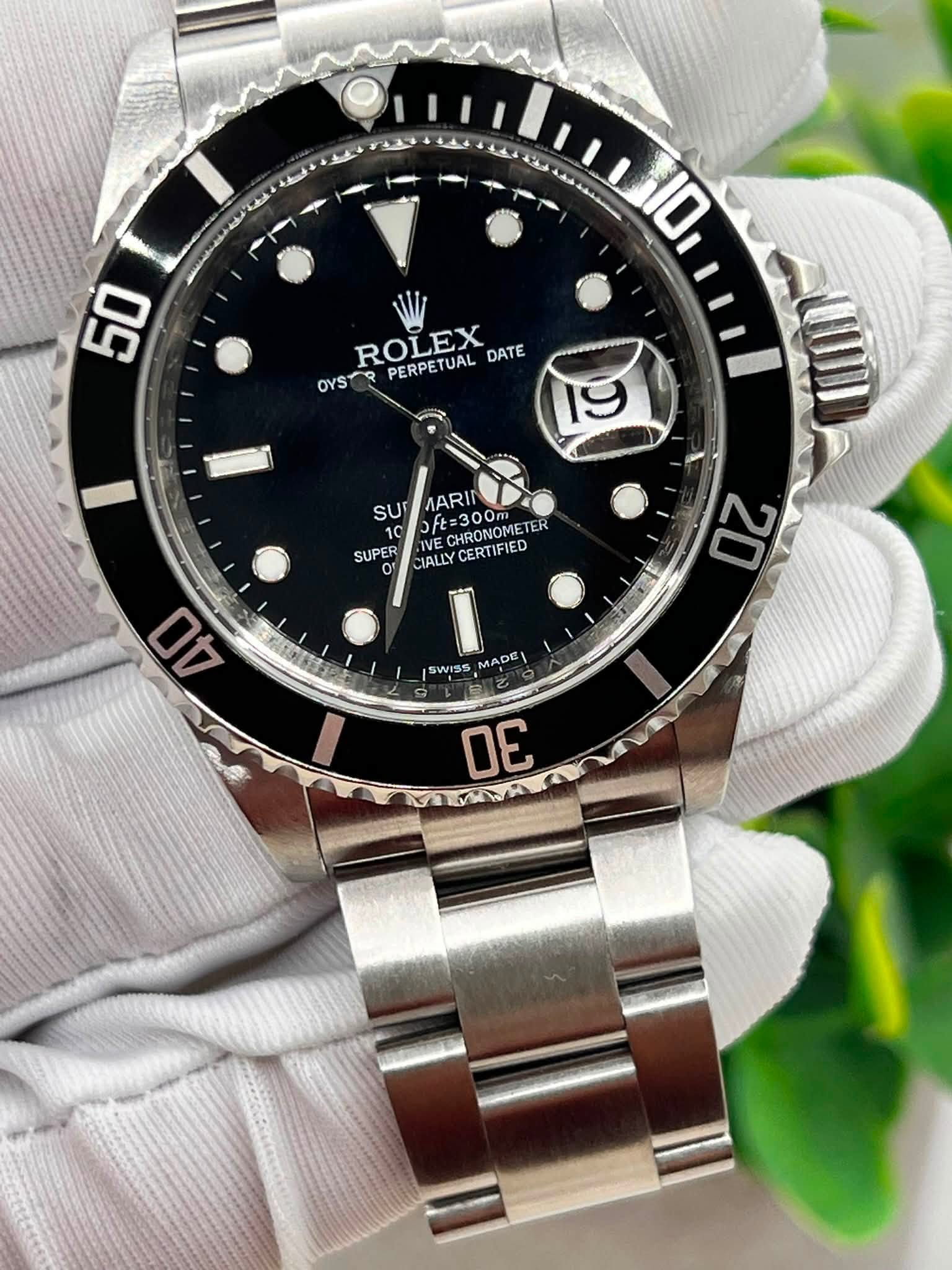 May be an image of wrist watch and text that says 'domd+ 50 OYS PERPETUAL ROLEX DATE D SUEMARIN SU MARIN 10 IVECHRONOMET SECHRONOMETER = ft=300m TER SUPER IALLY CERTIFIED or 20 40…