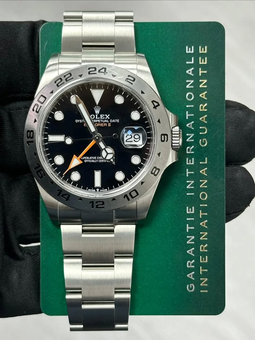May be an image of wrist watch and text that says '24 22 20 OYSTI OL LEX RPETU TUAL UALD DATE ORERI UPERLATIVE CHAL FFICIALLYCERTI YCERTI શ س បណាត E- JACE 2 2 R 29 6 IIII RER…