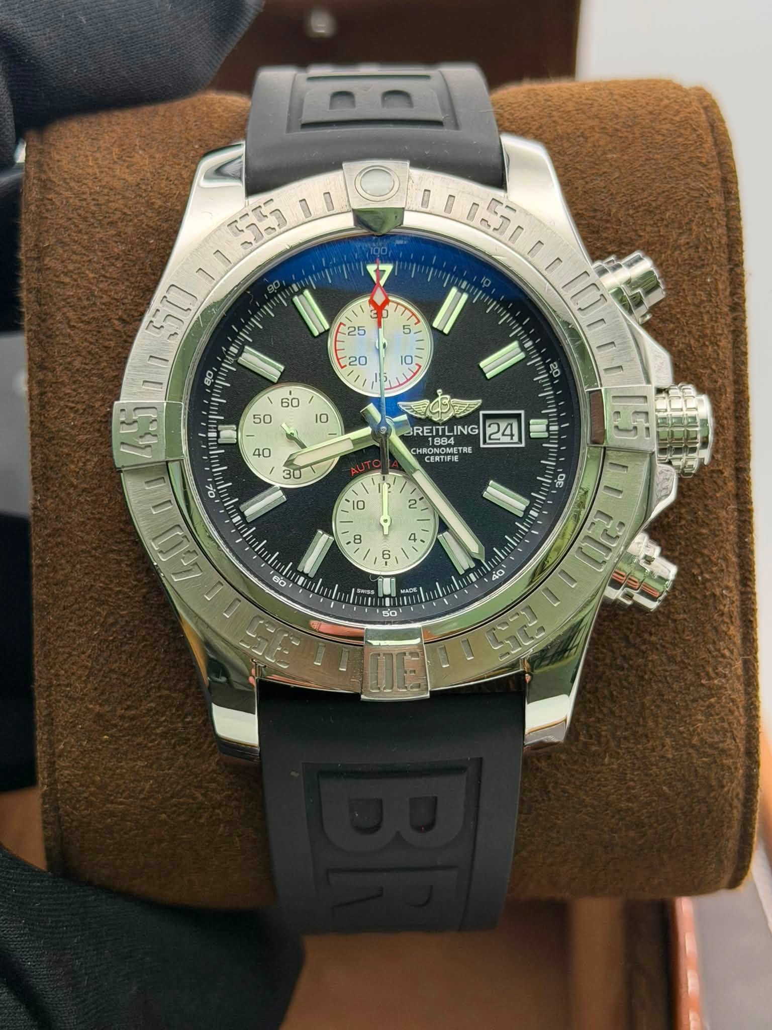 May be an image of wrist watch and text that says 'س 00150 55 I II I 印0| Of n 25 5 ရ၀ 20 I0 BRE BREITLING EITL ING 24 1884 ONOMET TRE CENTIFIE ตัง SASS dp ชัด'