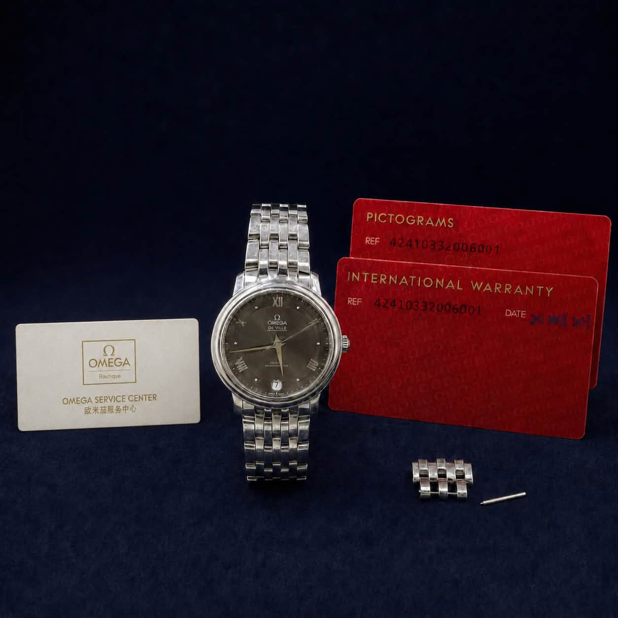 May be an image of wrist watch and text that says 'PICTOGRAMS REF 2 OMEGA BoлeAиB INTERNATIONAL INTERNATIONALWARRANTY WARRANTY DATE TIC OMEGASERVICECENTER OMEGA SERVICE CENTER…