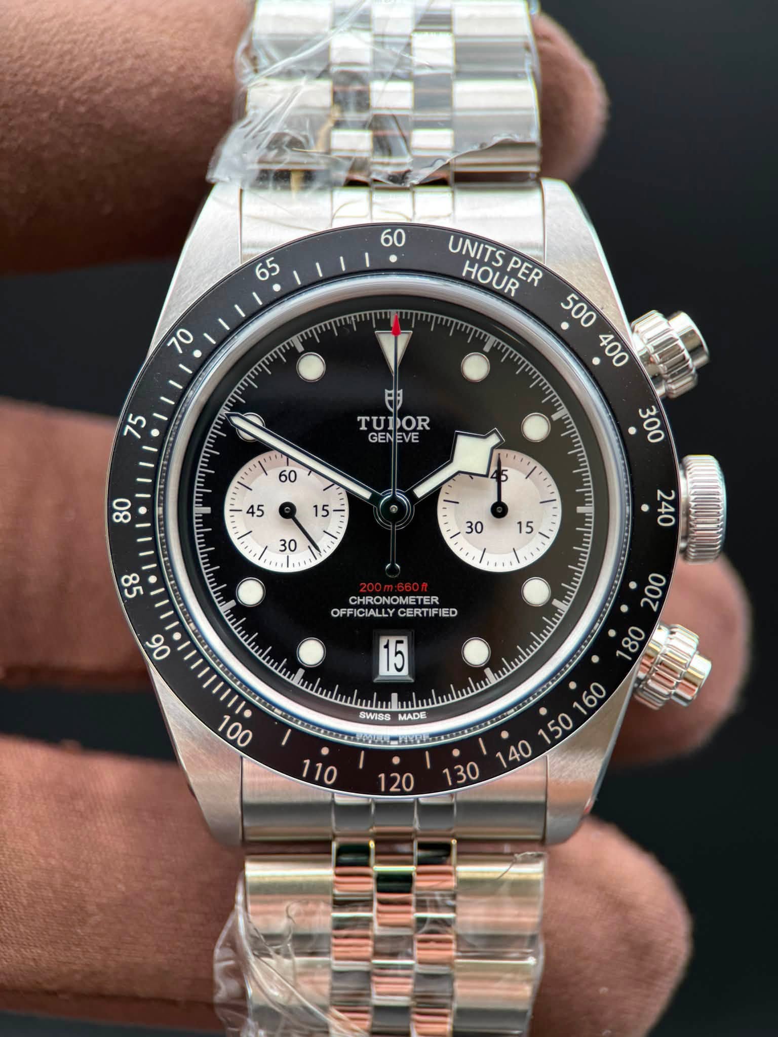 May be an image of wrist watch and text that says '60 65 70 UNITS HOUR PER 日 TUDOR GENEVE IT Oσε CHRONOMETER OFFICIALLY CERTIFI ED SWISS MADE Οιι 120'