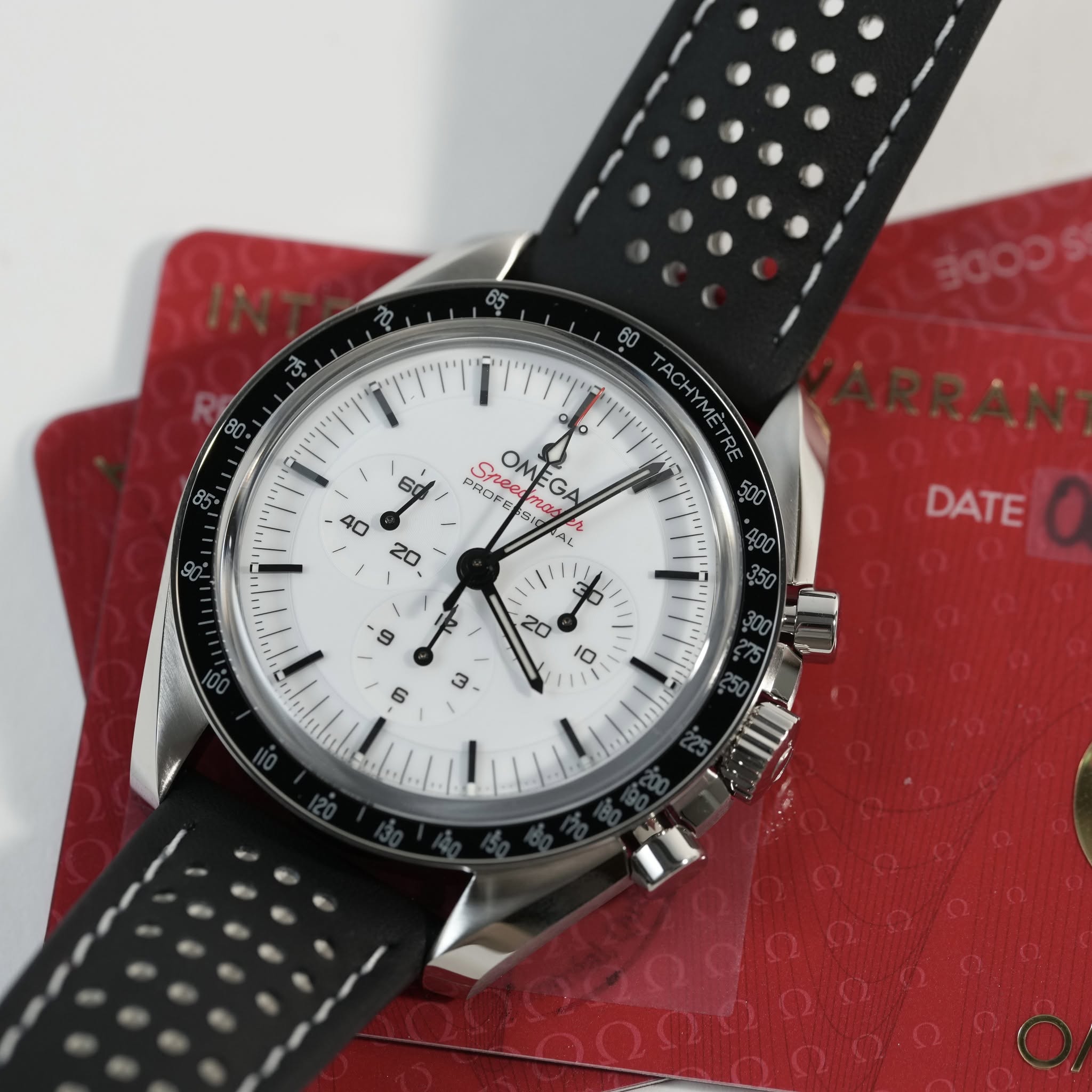 May be an image of wrist watch and text that says 'የግግ SM 60 ACHYMETR မှင် to OM ሰርያዎች 内的なめ eeime Sneeam OMEGA GA EC 珍0 40 20 **** 1 9 DATE 20 3 D の AIII'