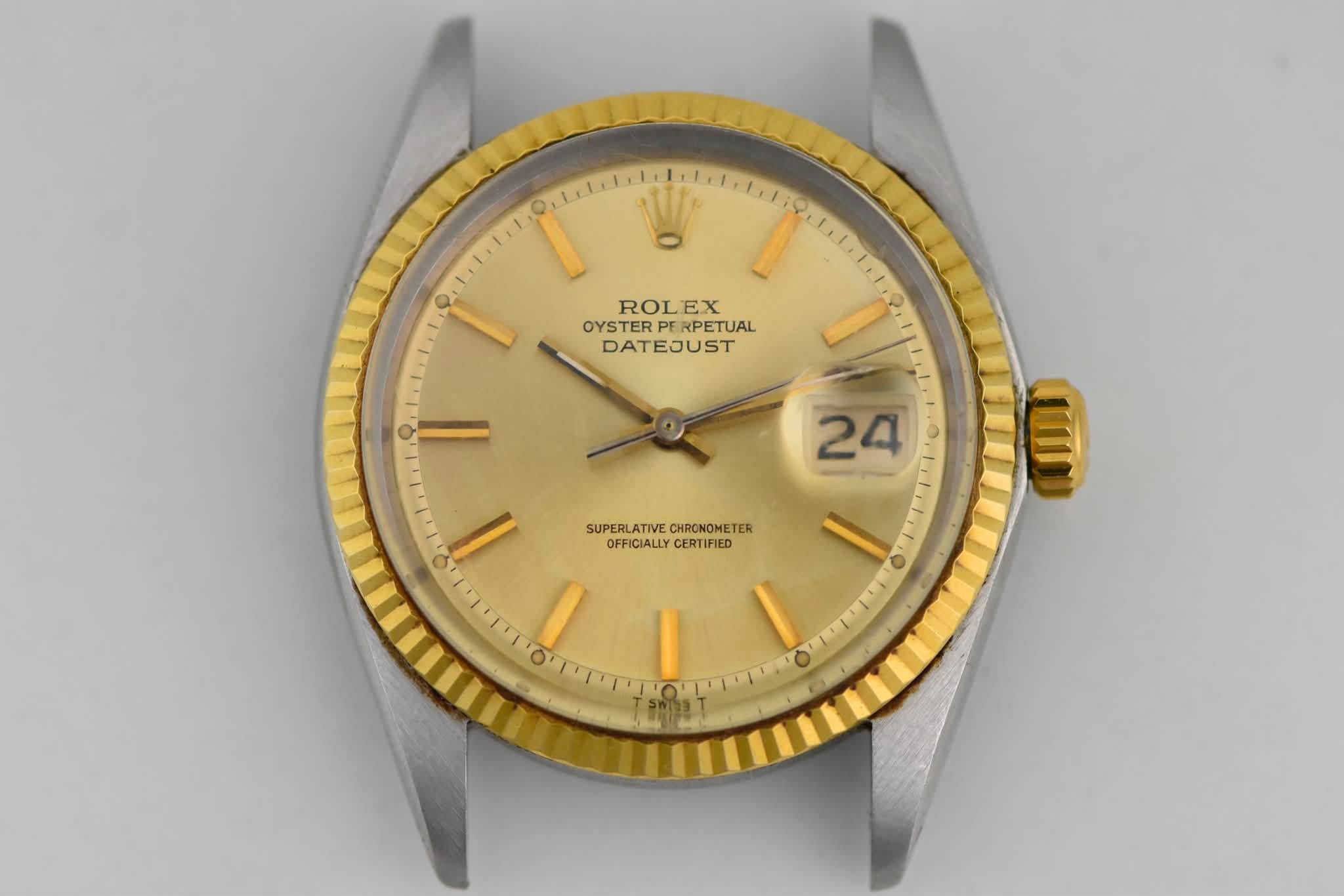 May be an image of wrist watch and text that says '우 OYSTERPERPETUAL ROL ROLEX EX OYSTER PF RPETUAL DAT DATEJUST R ا۰ 24 SUPERLATIVE CHRONOMETER OFFICIALLY…