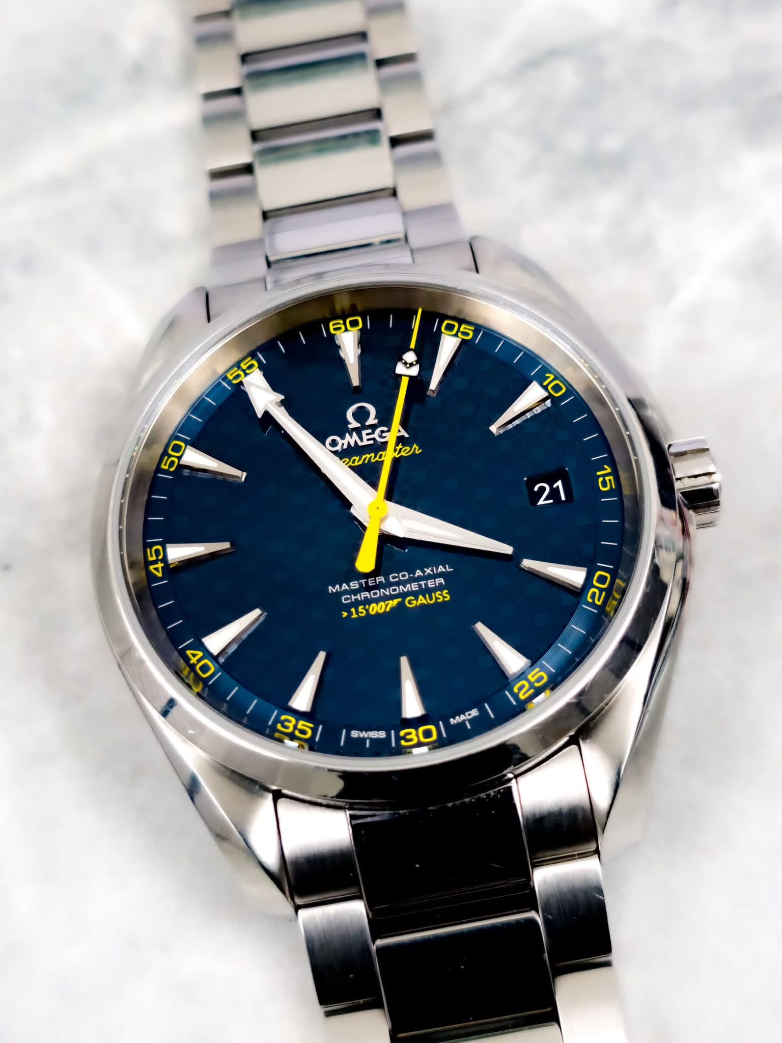 May be an image of wrist watch and text that says ' / 50 10 Gi I OMEG ter sama MASTER CO- AXIAL CHRON CHRONOM >15'007GAUSS ONOMET >15'007 15 GAUSS 40 0 O 20 MADE /25111 25 SWISS 30…