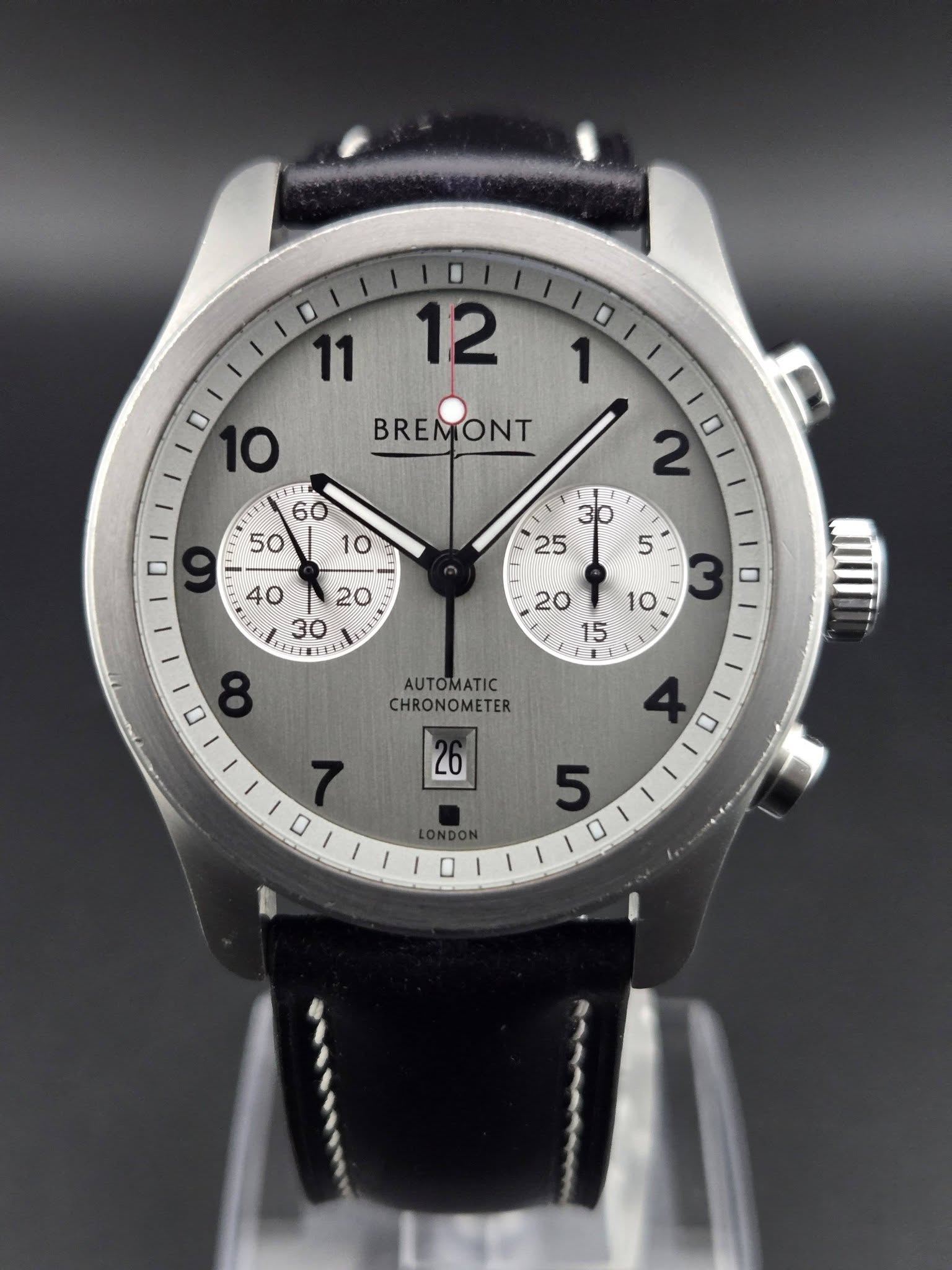 May be an image of wrist watch and text that says '11 12 1 BREMONT BRE ONT 10 BT 60 5 O I 10 2 0 O 25 40 十 M 20 15 王 0 0 AUTOMATIC CHRONOMETER 20 タ D 5 0'