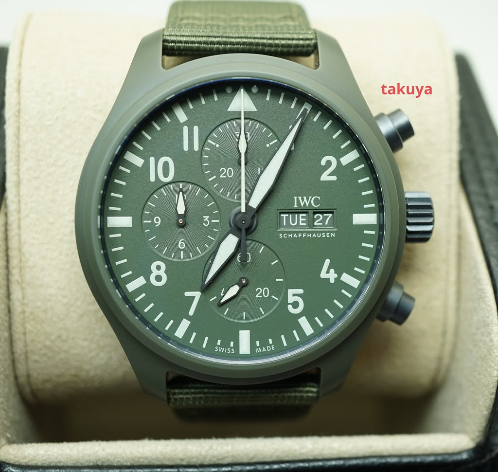 May be an image of wrist watch and text that says 'takuya 10 ㅜ 20 2 9 G 3 IWC TUE27 27 SCHAFFHAUSEN SCHAFF FH HAU AUS E WISS MADE'