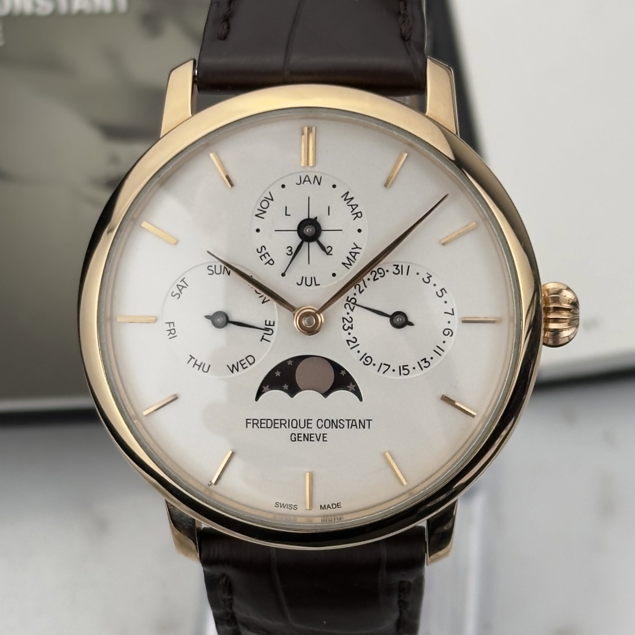 May be an image of ‎wrist watch and ‎text that says '‎JAN SUN SAT JUL MAR 2 MAY 간식 20 311 •3. 5 NOV L SEP 3 ٧ נעו TE TUE THU WED มม FREDERIQUE CONSTANT GENEVE SWISS MADE ဖခင့်မ‎'‎‎