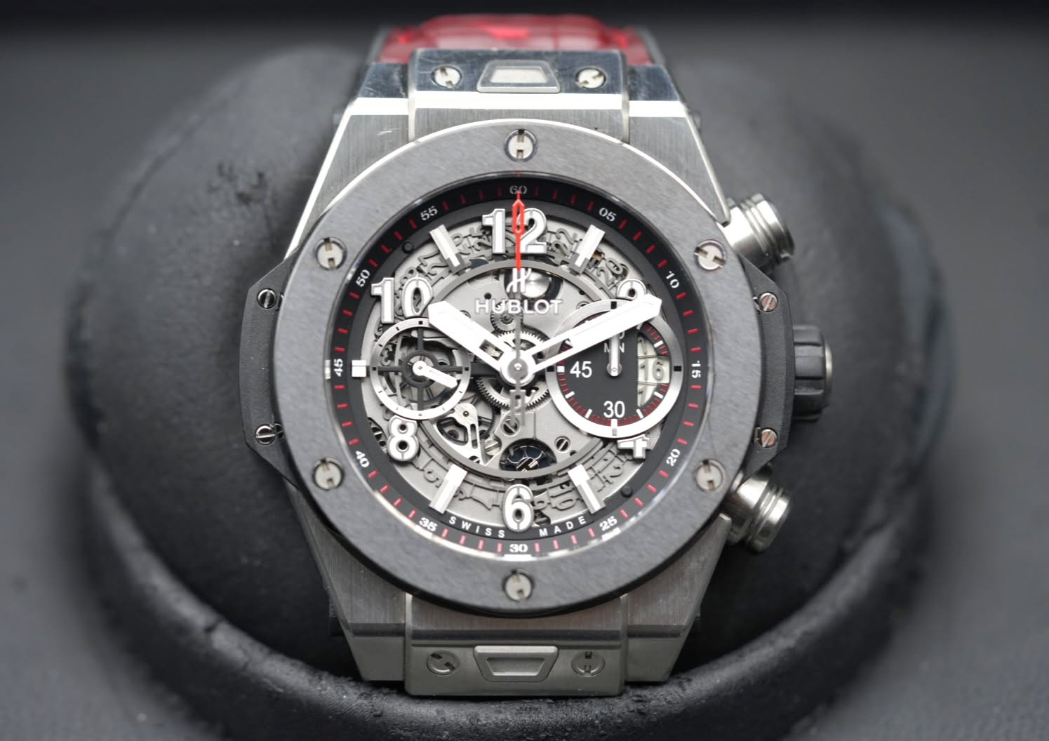 May be an image of wrist watch and text that says '55 05 S 50 3 HUBLOT O 6 O 20 35 M M A D DE 26 30'