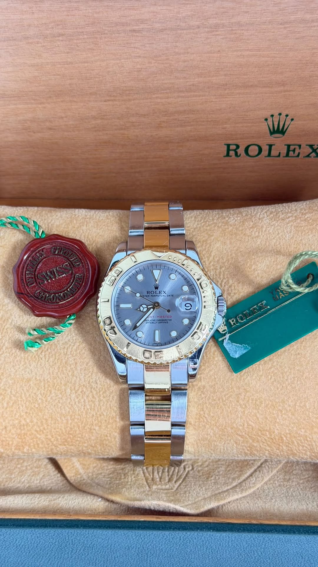 May be an image of wrist watch and text that says 'W ROLEX 으 9 O 公 GEOLE ትንስ LEX X 0 D o) 2'