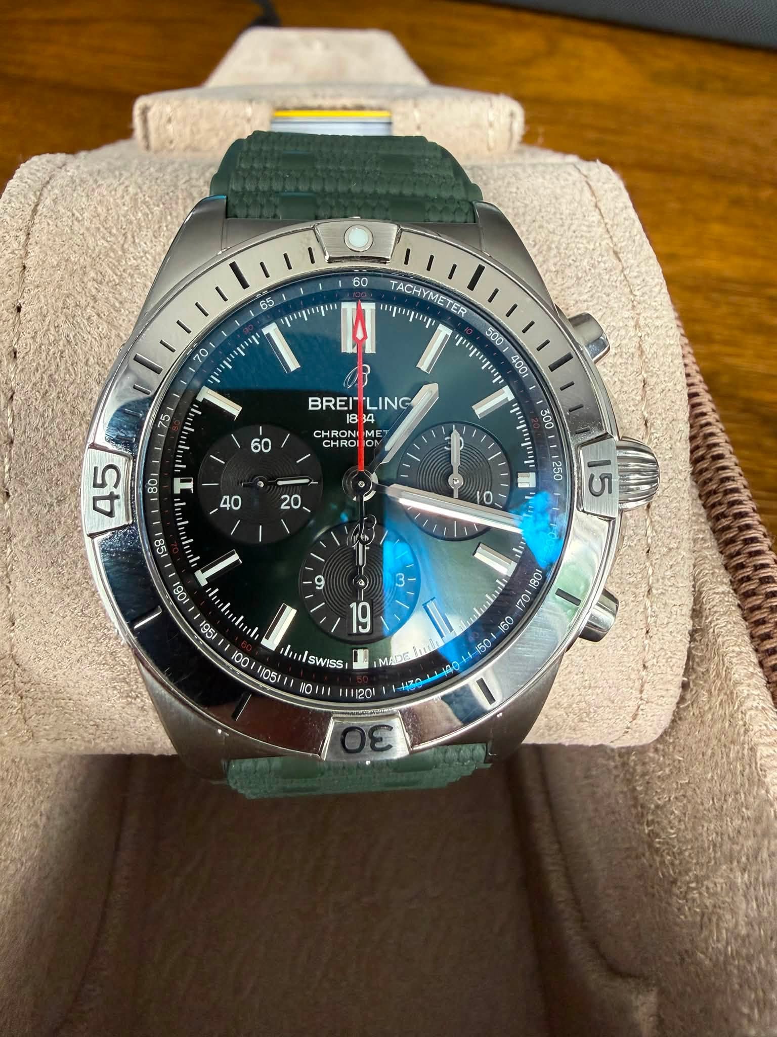 May be an image of wrist watch and text that says '65 መባ። 70 75 BREI BREITLING LING 60 TACHYMETER CHYMETER መ. papTpwю 400 500 ሞሞሞካል CHRON ME PN CHRO OM B 10 1S8 9 3- 081 GO a) P…