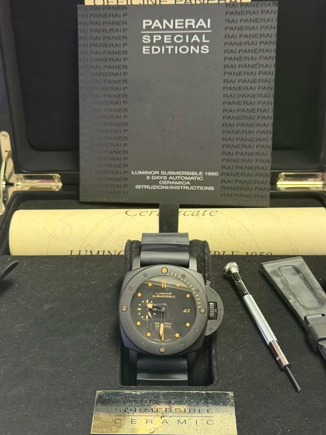 May be an image of wrist watch and text that says 'PANERALPAN PANERAII PANERAIPAN RAIPANERAI PANERAI SPECIAL EDITIONS LUMINORSUBMERSIBLE1050 LUMINOR SUBMERSIBLE 1950 DAYS CERAMICA…