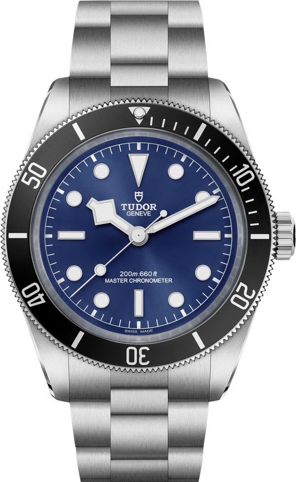 May be an image of wrist watch and text that says '50 円 TUDOR GENEVE 10 200m: 200m:660 660ft MASTER CHRONOMETER I 40 20 WISS MADE 30'